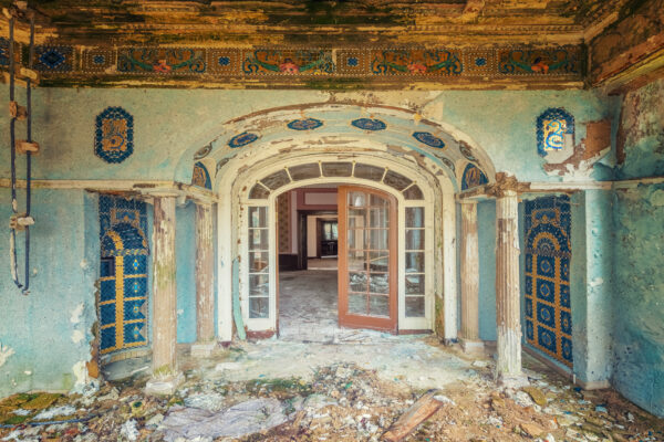 I found this beautiful room in an abandoned villa -