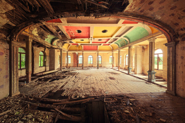 ... an abandoned dancefloor -