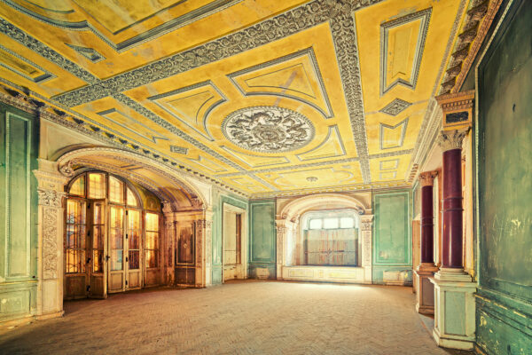 room in a abandonded castle -