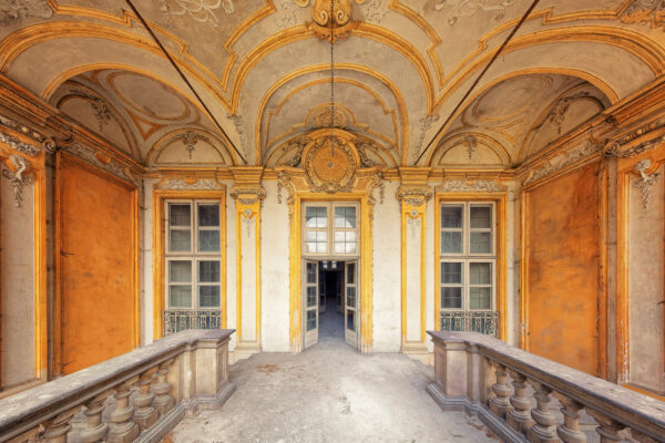 abandoned castle in italy -