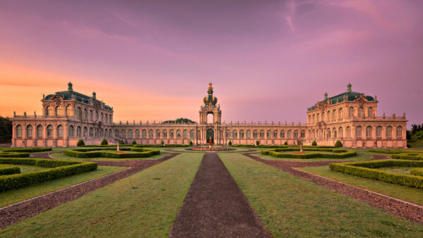 ...looks like Dresden, but it is not -