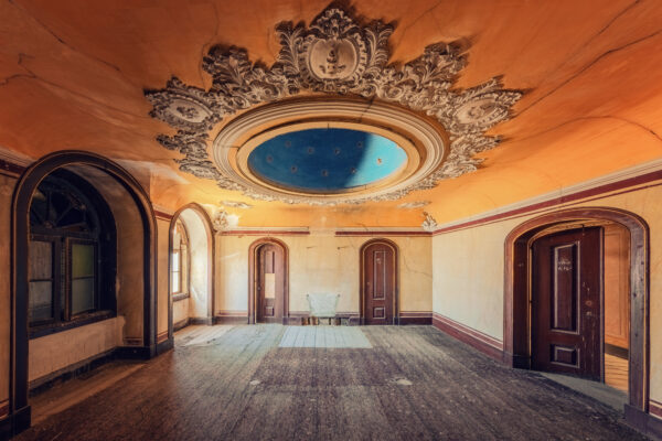 a small room in a palace -