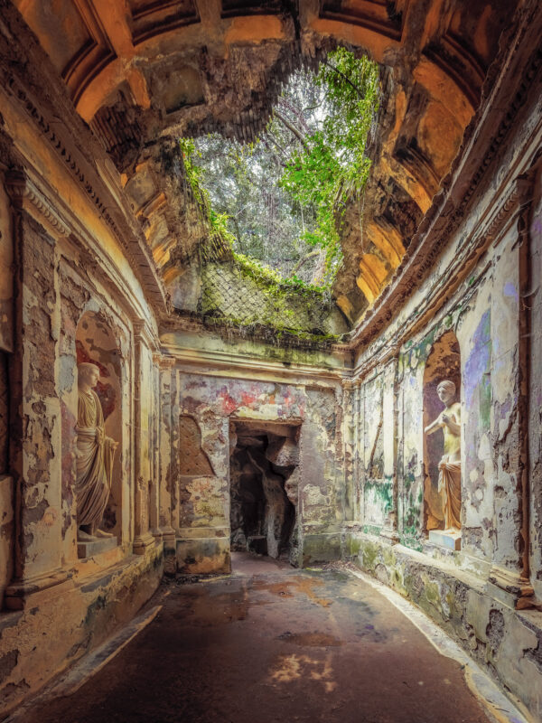 ..in this unique vault, you feel like you've travelled back thousands of years. -