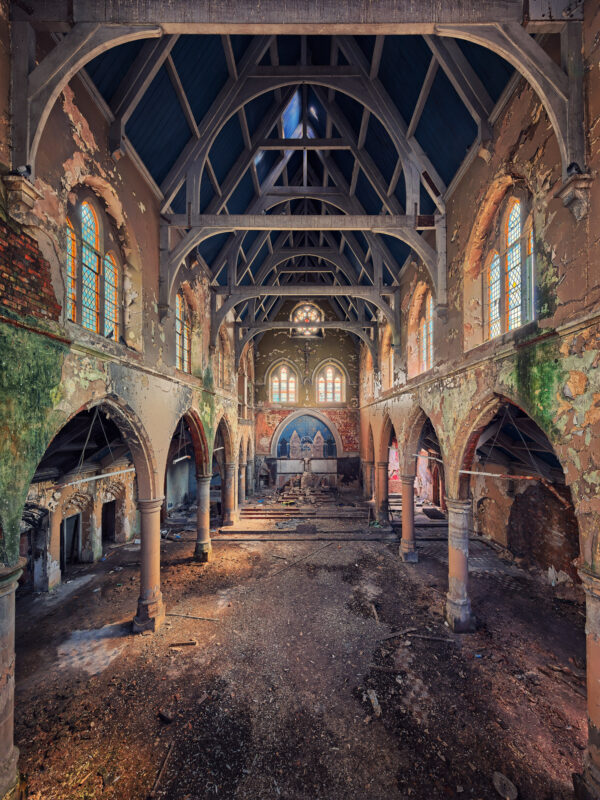 this church was very disgusting, everywhere was pigeon droppings and junkie syringes ... -