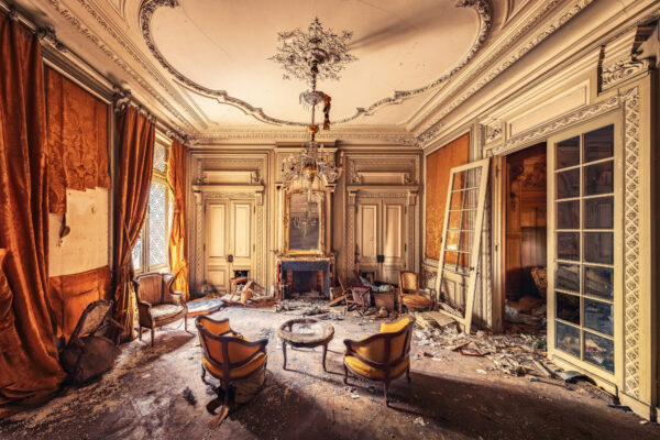 abandoned castle with wonderful rooms inside -