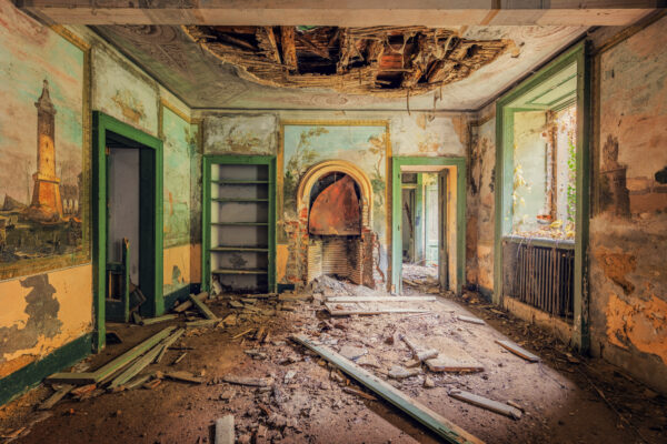 a small room in a palace -