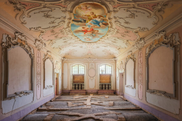 ..the faded splendour of an abandoned palace in the south of europe -