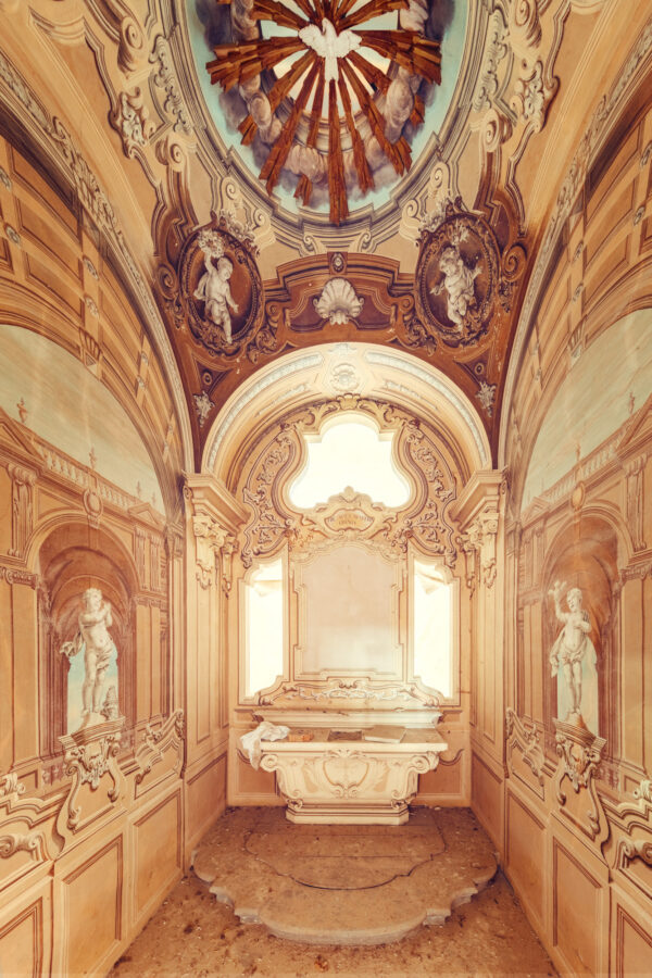 i almost missed this little chapel in an abandoned villa. -