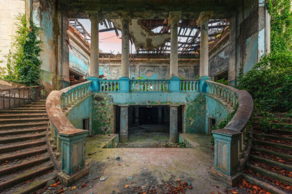 abandoned cinema in the former sovjet union -