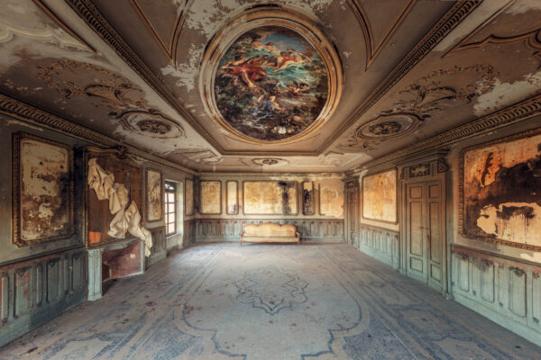 a beautiful room in a palace -