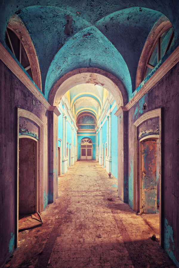 ..in a abandoned spa.. -