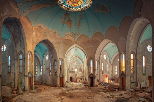 abandoned church in italy -