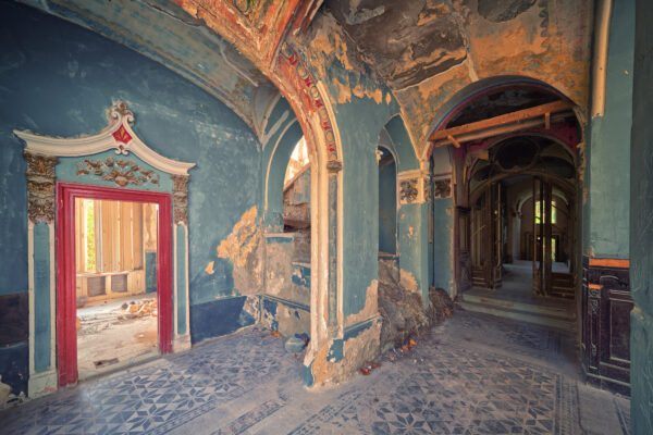 abandoned villa -